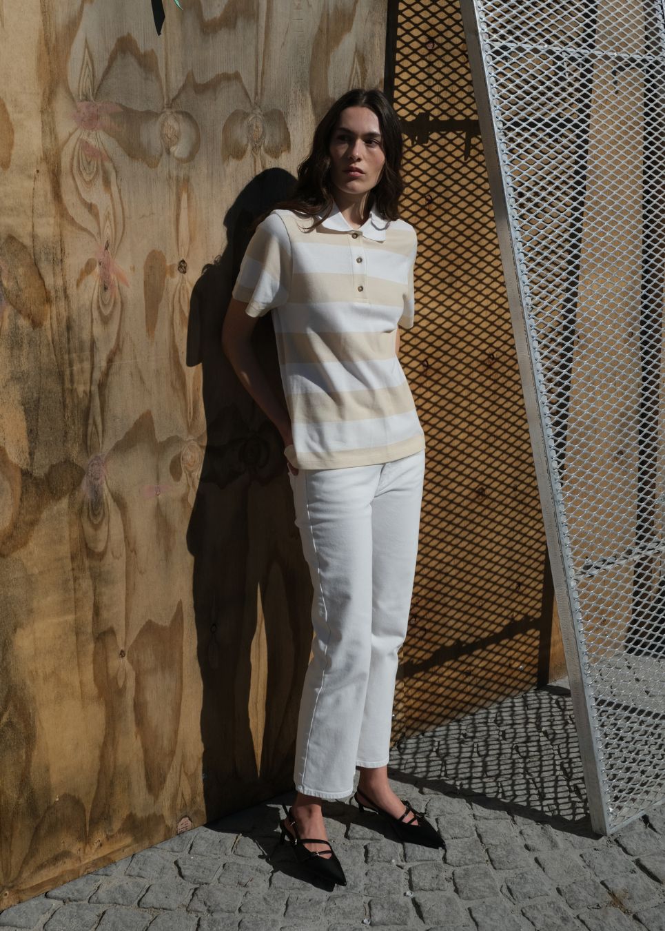 Short-sleeved polo in 100% cotton pique with an embroidered logo. NobuMD LS polo has a placket with 3 buttons.
