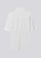 Shortsleeved shirt with a loose fit. MaudeMD SS shirt has cheast pocket, shirt collar and a button closure in front