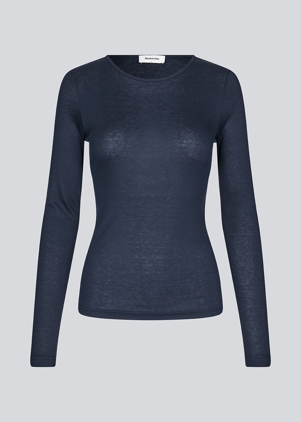 HarperMD LS top is a slim-fitting top with long sleeves and a round neck made from a thin, soft jersey. 