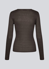 HarperMD LS top is a slim-fitting top with long sleeves and a round neck made from a thin, soft jersey. 