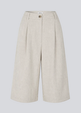 GaleMD linen and cotton shorts have a classic design. The shorts have knee-length, wide legs with press pleats for an elegant look.