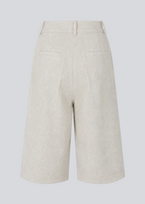 GaleMD linen and cotton shorts have a classic design. The shorts have knee-length, wide legs with press pleats for an elegant look.