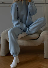 Sweatpants in light blue/baby blue with logo in a cotton mixture. TiaMD pants has sidepockets, tieband and an elastic in the bottom and waist. 