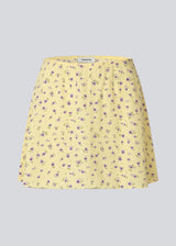 Mini skirt with a floral print. The AlyssaMD Print Skirt features an elastic waistband with lace trim and a lightly A-line silhouette. A feminine and airy skirt, perfect for summery and elegant looks.