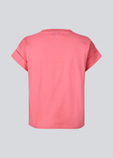 Pink t-shirt in organic cotton with a slightly cropped length. BrazilMD short t-shirt has a rounder neck and rolled-up sleeves. 