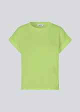 T-shirt in organic cotton in lime green with a slightly cropped length. BrazilMD short t-shirt has a rounder neck and rolled-up sleeves. 