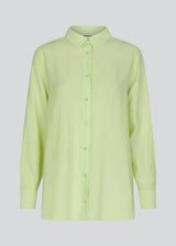 Easy-fitting shirt in bright green with a relaxed fit in an EcoVero viscose blend. ChristopherMD shirt has a collar, long sleeves with cuff. Button closure in front.