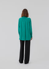 Easy-fitting shirt in green with a relaxed fit in an EcoVero viscose blend. ChristopherMD shirt has a collar, long sleeves with cuff. Button closure in front.