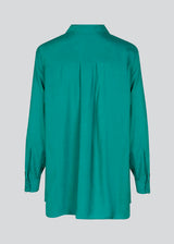 Easy-fitting shirt in green with a relaxed fit in an EcoVero viscose blend. ChristopherMD shirt has a collar, long sleeves with cuff. Button closure in front.
