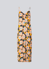 Midi dress in a relaxed fit and floral print. DustinMD print strap dress has a v-neck with ruched details in the center, narrow straps, and zipper in the back. Slit in front. The model is 177 cm and wears a size S/36.  Material: