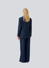Nany pants in our classic gale-design, but in a lighter material. GaleMD 2 wide pants has wide legs with pleats and side pockets.