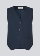 Tailored navy vest in woven quality with a v-neckline, buttons in front and fake paspel pockets. GaleMD 2 vest is fully lined.