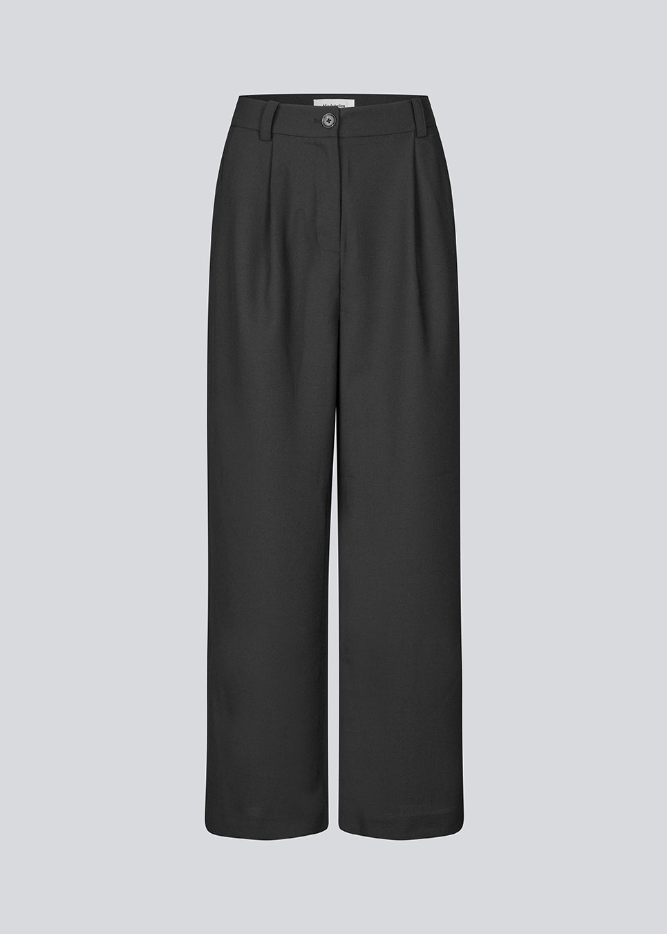 Black pants in relaxed fit with a regular waist and pleats in front and wide, long legs. Lighter material that is perfect for the summer. GaleMD 2 wide pants have wide legs with pleats and side pockets.