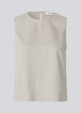 Sleeveless linen top. The GaleMD Linen Top features a round neckline and a hook closure at the back. A light and elegant top, perfect for both relaxed and stylish summer looks.