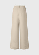 Suit pants with pleats in classic gale material. Galemd wide pants has wide legs and side pockets.