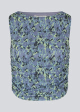 Short, slim-fit top in a recycled quality with print. HamiltonMD print top has a high boat neck, is sleeveless, and has elastic ruching at sides and at the shoulder seam. The model is 175 cm and wears a size S/36.