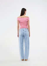 Off-shoulder top in a stretchy material. HimaMD off-shoulder top is fitted and slightly cropped.