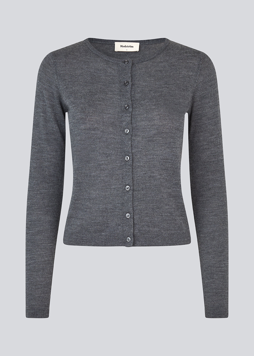 Fitted grey cardigan in soft knit. HirokiMD short cardigan has a round neck and a button closure in front. The model is 177 cm and wears a size S/36.