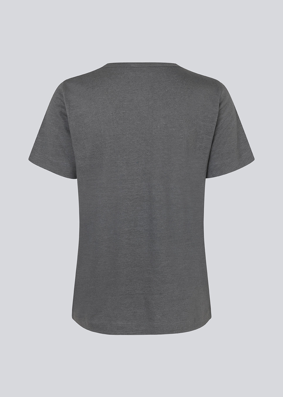 T-shirt in grey with a normal fit in a soft quality made from cotton and linen. HoltMD t-shirt has a round neckline and short sleeves.