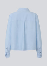 Shirt in a light EcoVero viscose with a loose fit. HudgesMD shirt has a collar, button closure in front, and long sleeves with cuff.