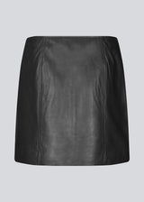 Short A-line skirt in lamb leather with a medium-high waist. IsmaelMD skirt has a hidden zipper in the side.