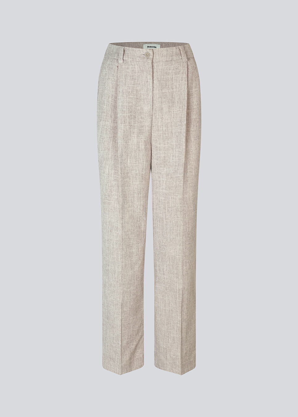 Our popular Kiera suit is back, now in a new summer color.
Suit pants in beige melange in a structured material with wide legs. KieraMD pants have a high waist, a zipper, side pockets, and paspoil pockets in the back.