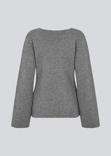 Flat knitted cardigan in grey with a V-neck in 100% wool. KlaytonMD cardigan is fitted and has long wide sleeves and buttons in the front. 