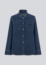 Classic shirt in denim with metal studs details. LuccaMD shirt has a shirtcollar, two front pockets and a button closure.