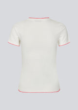 Fitted t-shirt with short sleeves in cotton. MaisyMD t-shirt has a round neck and scalloped edges in a contrast color.
