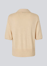 Soft knitted polo in 100% cotton. MalvaMD SS polo has short sleeves and a placket with 4 buttons. 
