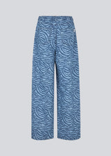 Jeans with wide legs in a cottondenim. MaseMD print pants has a high waist, front and back pockets and an elastic in the waist.