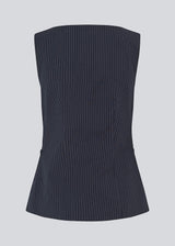 Sleeveless top with a buttonclosure in front. MathildeMD top is fitted and has a square neckline.