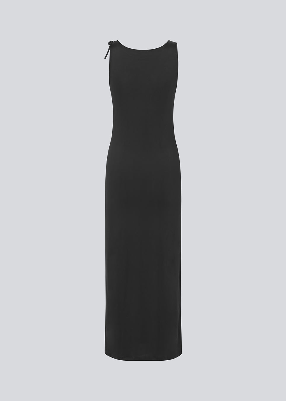 Long fitted dress in black in an elastic material. MaverickMD long dress is sleeveless and has a bowdetail on the shoulder.