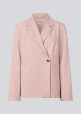 Classic blazer with an elagant design. MaxwellMD blazer has a revers collar, two pockets in front and an asymmetrical buttonclosure in front.