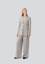 Classic blazer with an elagant design. MeridaMD blazer has a revers collar, button closure and two pockets in front.