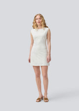 Sleeveless white denim dress in cotton. NadirMD dress is fitted, has a round neck and a zipper in the back.