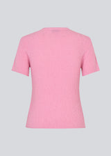 Fitted t-shirt in pink in knit. NigellaMD o-neck has a round neck and short sleeves.