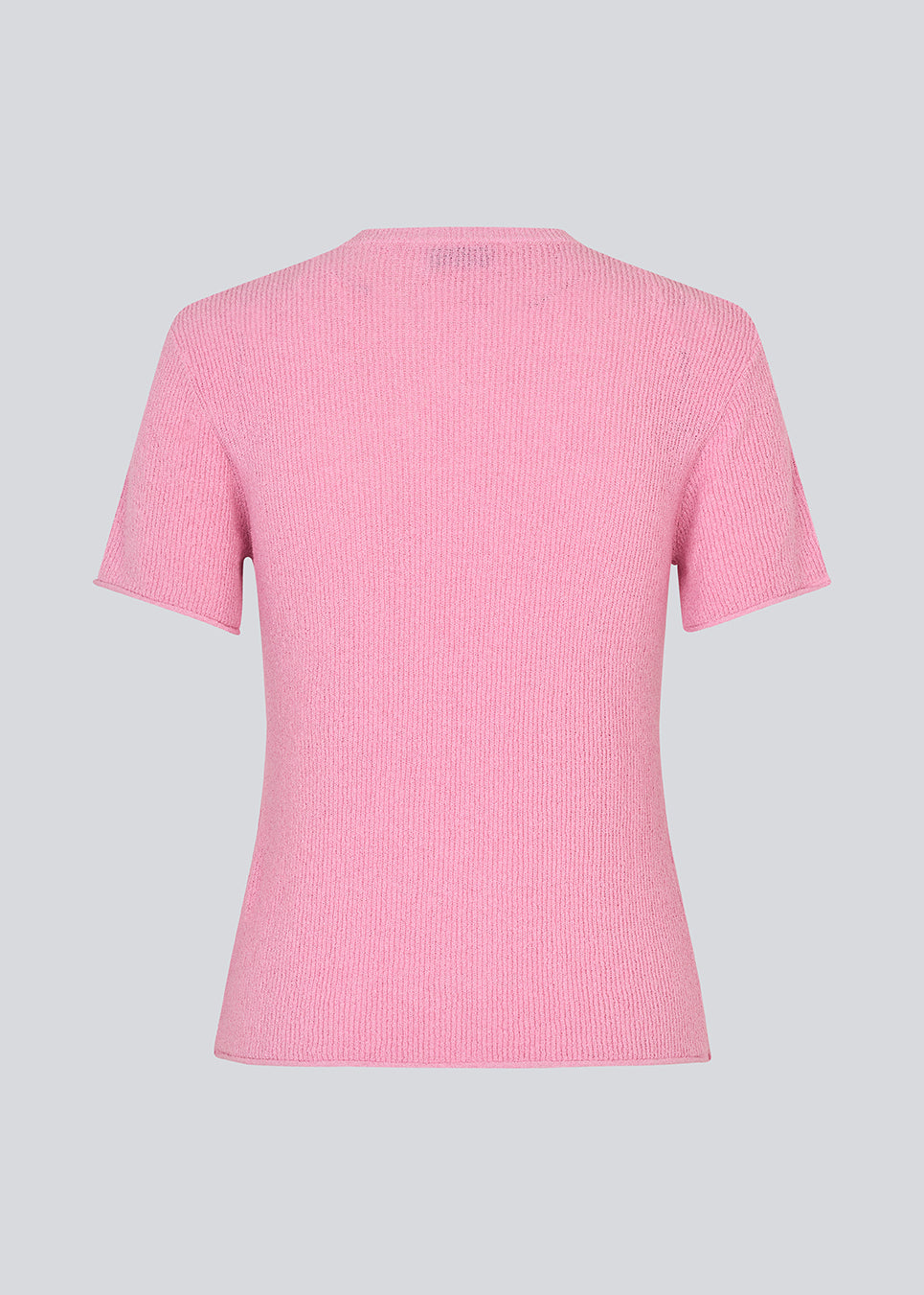Fitted t-shirt in pink in knit. NigellaMD o-neck has a round neck and short sleeves.