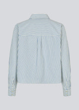 Classic shirt with a loose fit and long sleeves. NikkoMD shirt has a shirtcollar and a button closure in front.