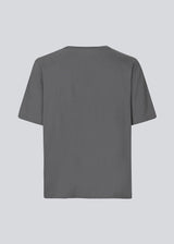 T-shirt with flowerprint and logo in 100% organic cotton. NilasMD print t-shirt has a washed look and a loose fit.