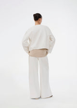 Wide-leg jeans in white cotton denim. Princessmd pants have a high waist with elastic and front and back pockets. The model is 175 cm and wears a size S/36.
Style the pants with matching jacket: princessmd short jacket
Material:
100% Cotton