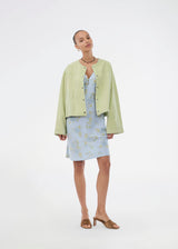 Denim jacket in green with an oversized fit. Princessmd short jacket has long wide sleeves, a round neckline, and adjustable elastic at the bottom. The model is 175 cm and wears a size S/36.
Style the jacket with matching pants in the same color: princessmd pants
Material:
100% Cotton