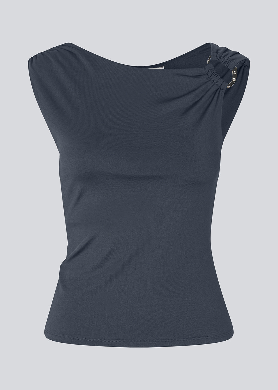 Elegant top in recycled polyester. The Richardmd top is fitted and features a striking gold buckle detail on the left shoulder – stylish and ideal for festive occasions.