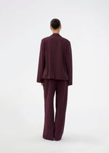 Purple classic blazer with elegant design. The Ripleymd blazer has two front pockets and an asymmetric button closure – a refined and modern take on the classic blazer.