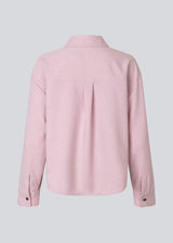 Nice pink shirt with pockets, collar, long sleeves and button closure. The Sarahmd Shirt has slits in the sides and a light, feminine look.