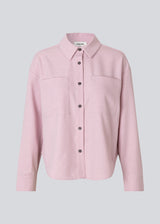 Nice pink shirt with pockets, collar, long sleeves and button closure. The Sarahmd Shirt has slits in the sides and a light, feminine look.