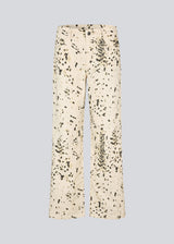 Printed jeans in soft cotton denim. The UlianaMD Jeans feature straight legs, a concealed zip fastening, and front and back pockets – a modern twist on a classic. The model is 175 cm and wears a size S/36.
Style the pants with the matching shirt: ulianamd shirt
Material:
97% Cotton
3% Elastane