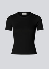 Basic t-shirt in black in soft cotton rib with stretch. Igormd short t-shirt has a tight fit with short sleeves. 