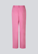 Pants in pink in a relaxed fit. AnkerMD wide pants have a regular waist with pleats in front and wide, long legs. Decorative back pockets and side pockets.  Match with blazer: AnkerMD blazer