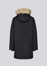 Technical jacket with natural down filling. The BaseMD jacket has adjustable hood with fauw fur piping and big pocket in front and piped pockets by the chest. The style has long sleeves with ribbed cuffs.